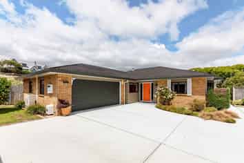 41 Clearwater Terrace, Brown Owl