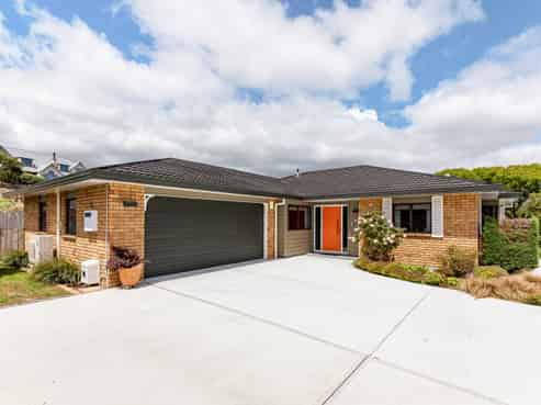 41 Clearwater Terrace, Brown Owl