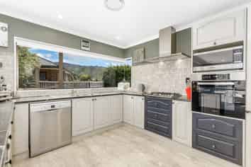 41 Clearwater Terrace, Brown Owl