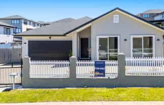 6 William Calvert Drive, Swanson