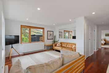 191 Severn Street, Island Bay