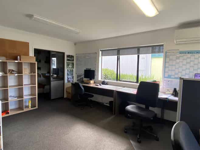 Industrial With Large Secure Yard