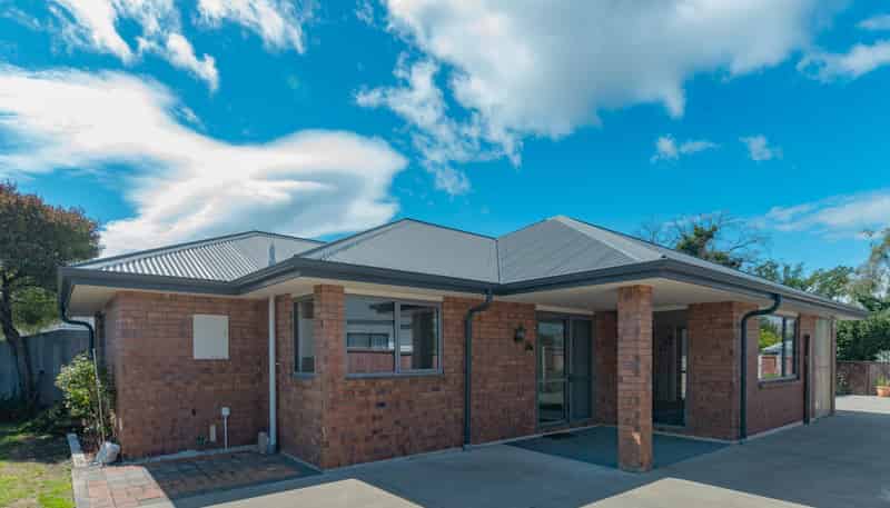 72 Pages Road, Linwood