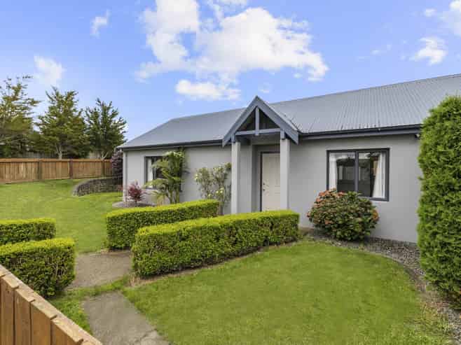 54 Brymer Road, Grandview Heights