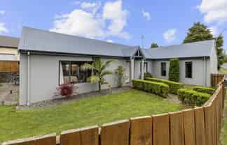 54 Brymer Road, Grandview Heights