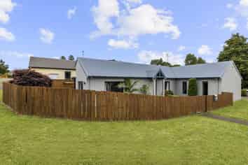 54 Brymer Road, Grandview Heights