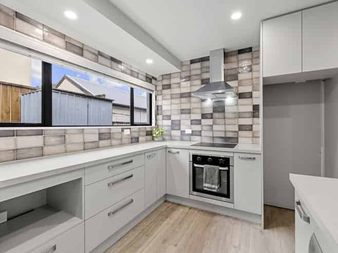 54 Brymer Road, Grandview Heights