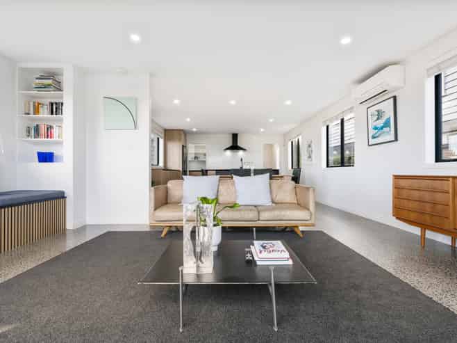 2 Tirimoana Road, Te Atatu South