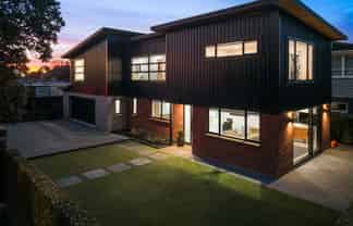 2 Tirimoana Road, Te Atatu South