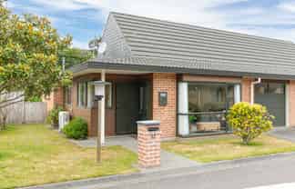 33/42 Main Road, Tawa