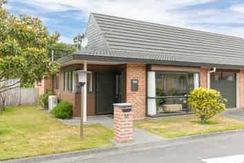 33/42 Main Road, Tawa