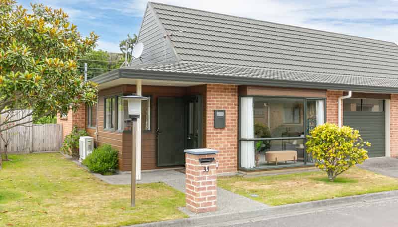 33/42 Main Road, Tawa