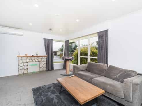 35 Karamea Crescent, Kelvin Grove