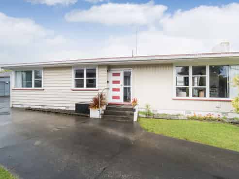 35 Karamea Crescent, Kelvin Grove