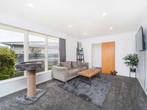 35 Karamea Crescent, Kelvin Grove