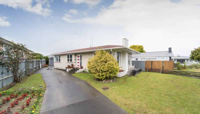 35 Karamea Crescent, Kelvin Grove