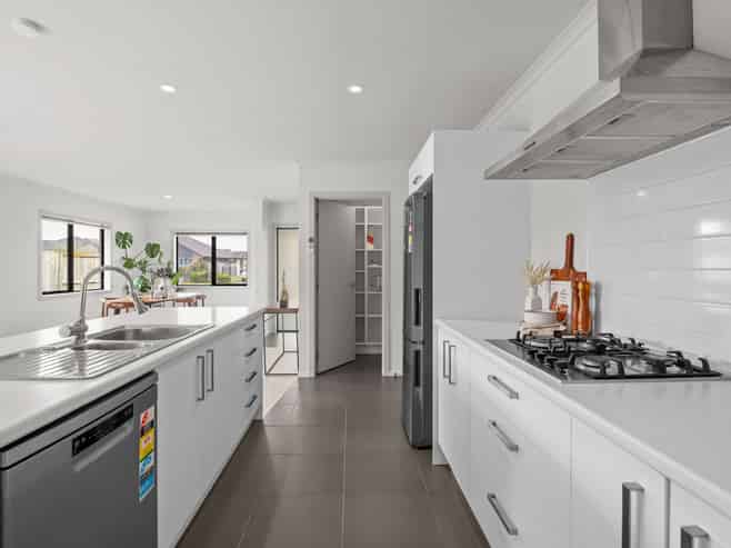 19 Teatree Close, Huntington