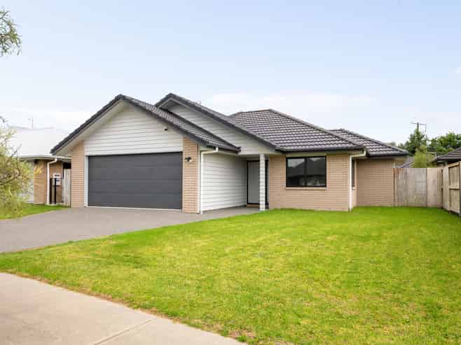 19 Teatree Close, Huntington