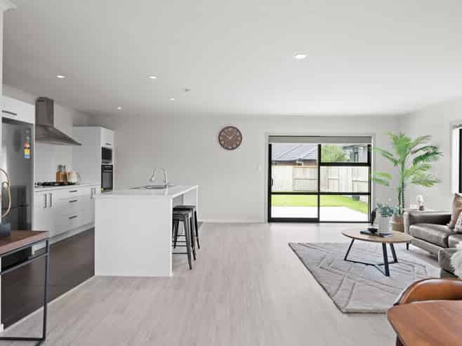 19 Teatree Close, Huntington