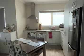 2 Lambert Court, Glenview