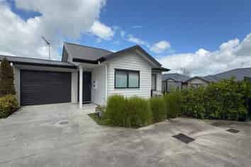 2 Lambert Court, Glenview