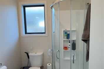 2 Lambert Court, Glenview