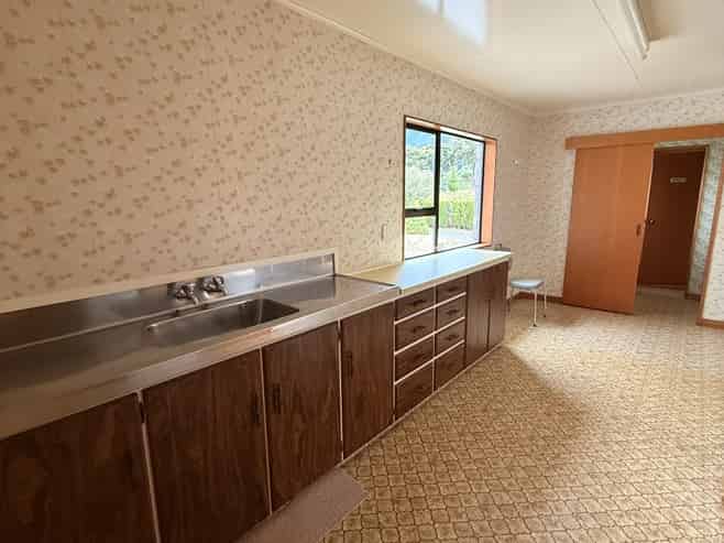 2447 State Highway 6, Havelock