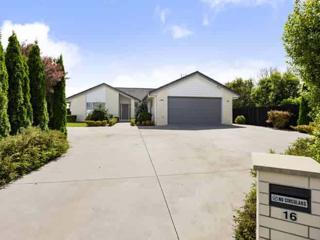 16 Derwent Place, Flagstaff