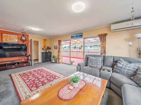 71 California Drive, Totara Park