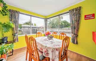 71 California Drive, Totara Park