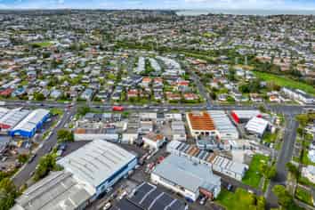 High-Exposure Investment with Long-Term Lease