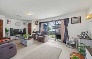 1/119a Prestons road, Redwood