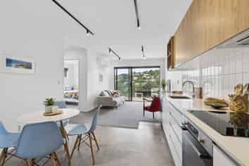 4/63 Tiketike Way, Brooklyn