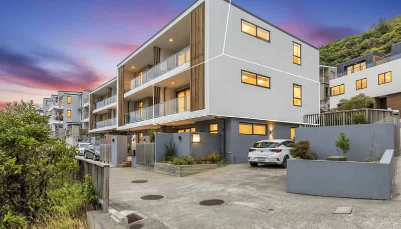 4/63 Tiketike Way, Brooklyn