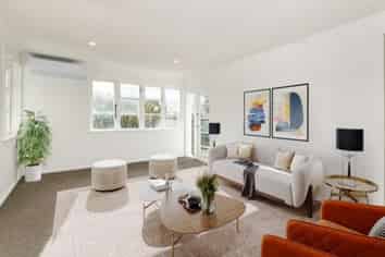 19A Clyde Crescent, Roslyn