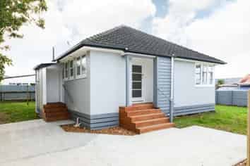 19A Clyde Crescent, Roslyn