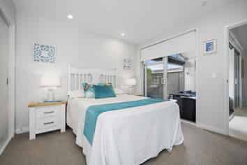 37 St Pauls Drive, Brookfield