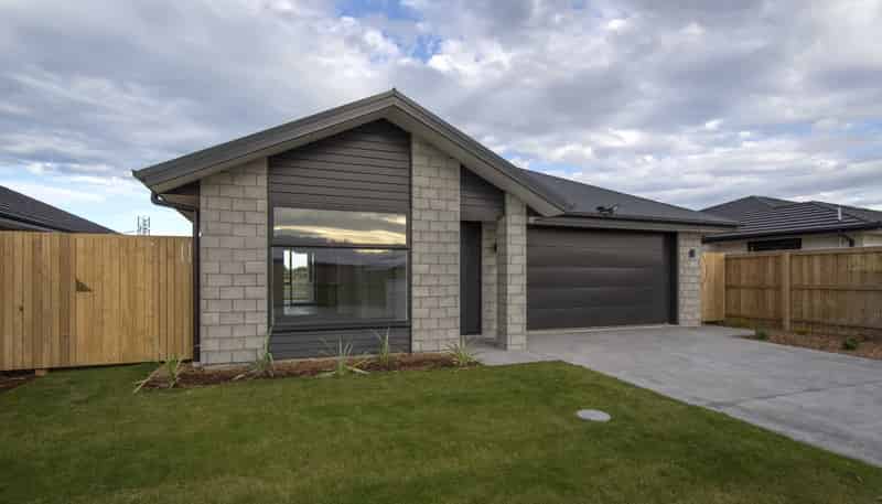 8 Antill Street , Woodend