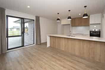 8 Antill Street , Woodend