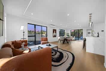 26B HENRIETTE PLACE, Totara Park