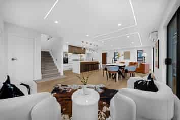 26B HENRIETTE PLACE, Totara Park