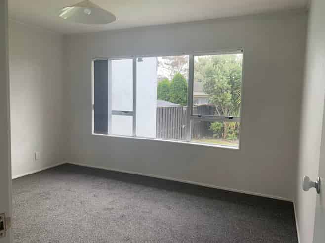 2/13 Latham Avenue, Pakuranga