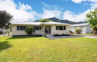 153 Fairfax Street, Murchison