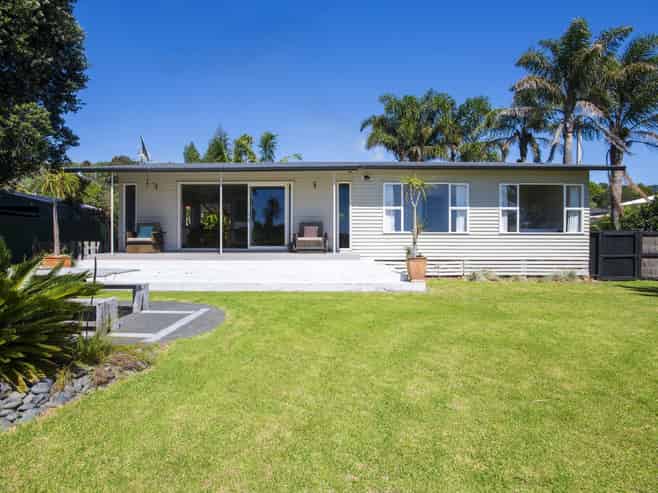 6 Mere Street, Tokomaru Bay