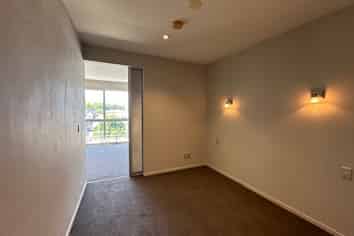 17/143 Carlton Gore Road, Newmarket