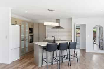 278 Southfield Drive, Lincoln