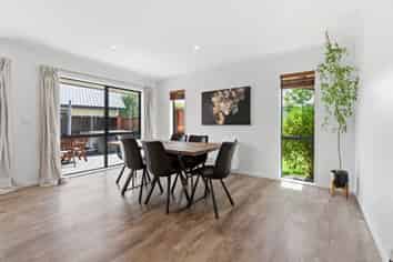 278 Southfield Drive, Lincoln