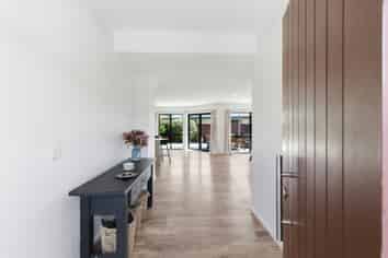 278 Southfield Drive, Lincoln