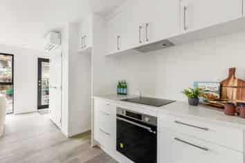 34 Ara Mara Hua, Henderson