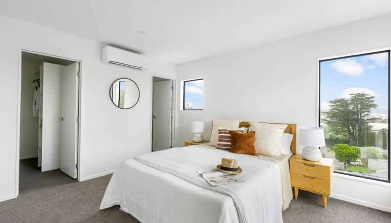 34 Ara Mara Hua, Henderson